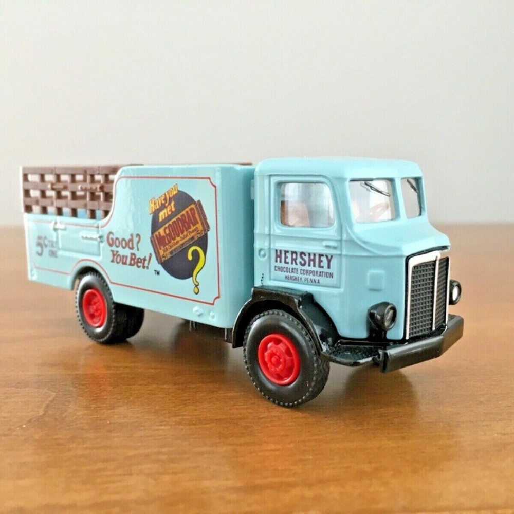 Hershey's Chocolate 1995 AHL Mr Goodbar GMC Delivery Truck H04050 in Display Box